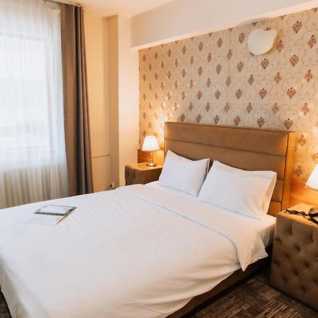 Hotel Sinaia Bagian luar foto