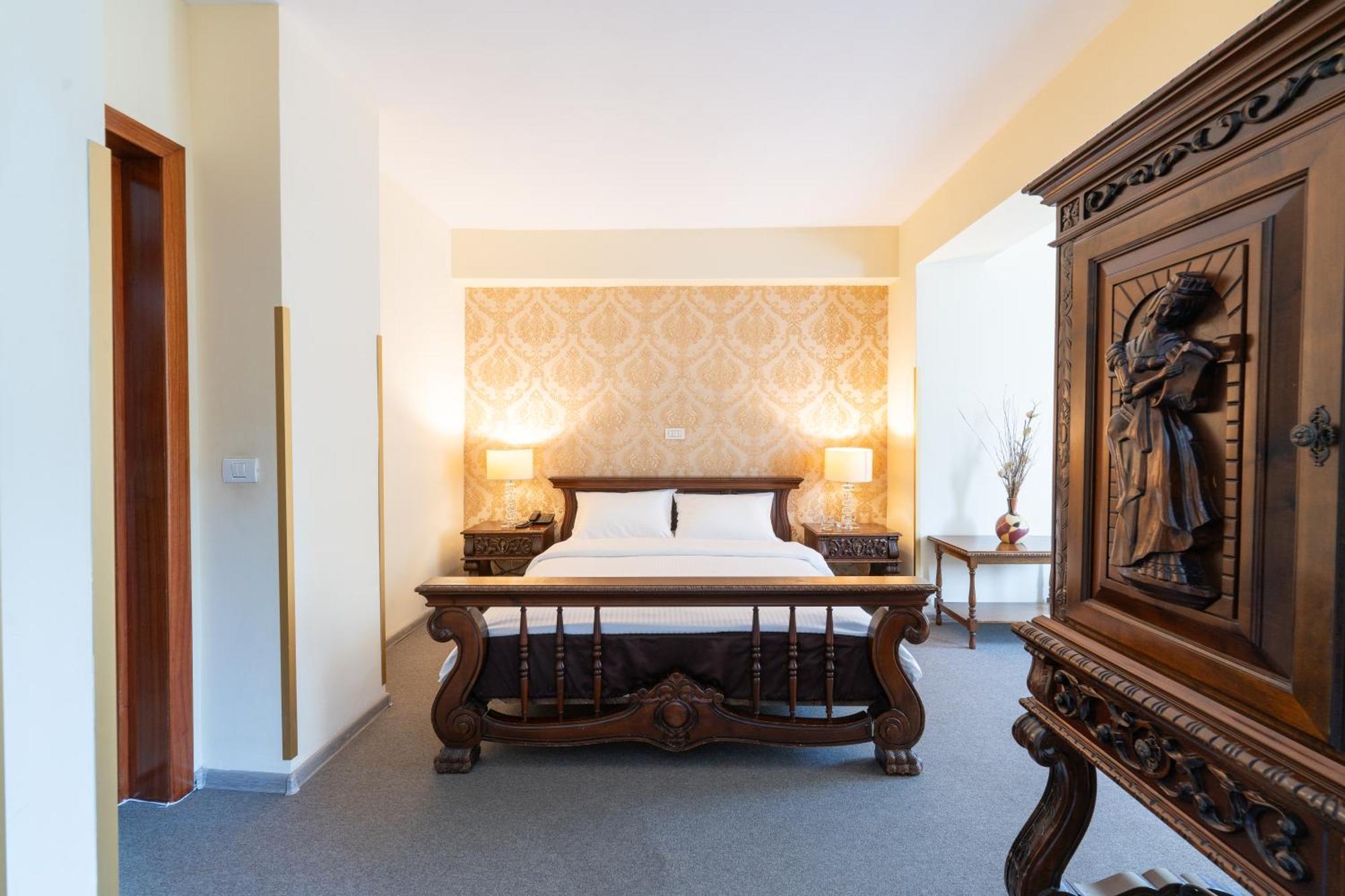 Hotel Sinaia Bagian luar foto